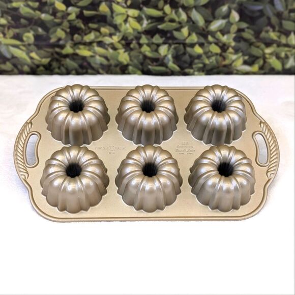 Nordic Ware Cast Aluminum Nonstick 65th Anniversary Bundtlette Cake Pan - Picture 4 of 9